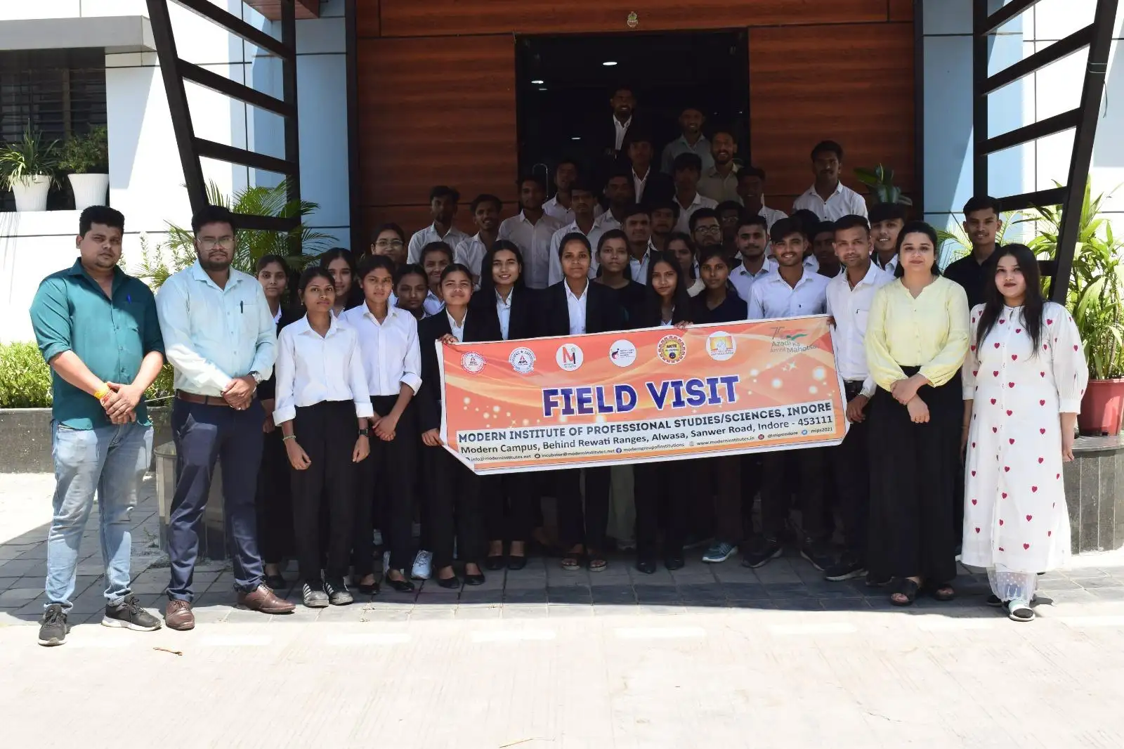 MBA students in indore
industrial visits
 